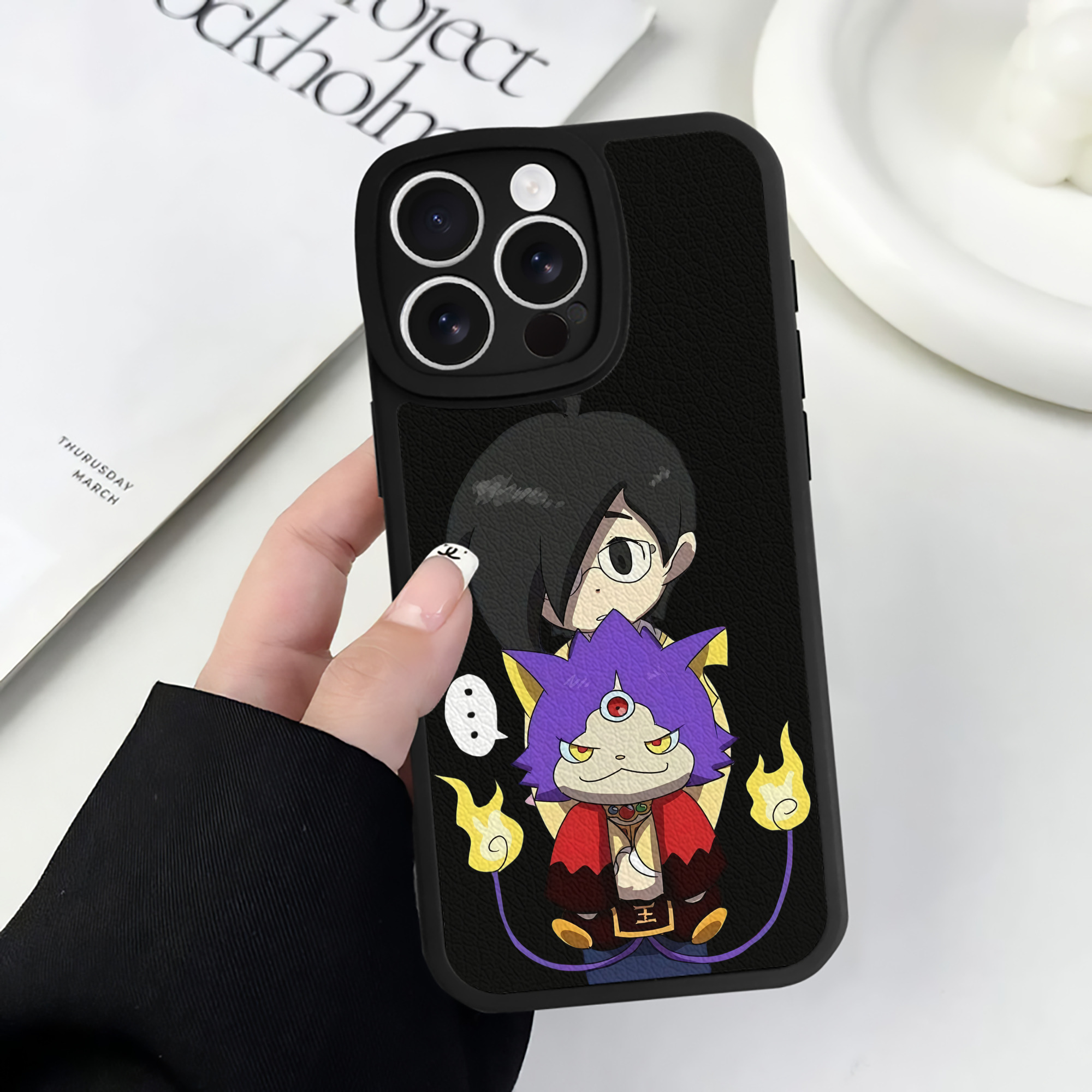 （画像用） 妖怪ウォッチ Yo-kai Watch 【iPhone 16シリーズ対応】シリコンスマホケース（レザー調） 材質：シリコン